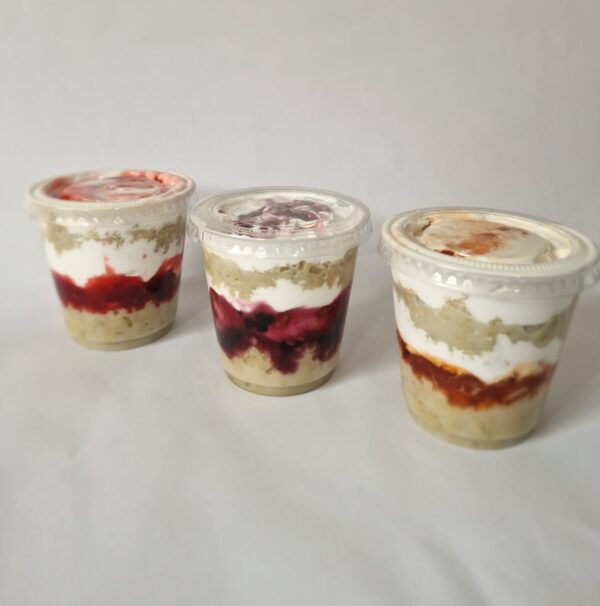 pastel de tres leches en vaso, diferentes sabores